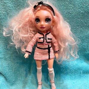 RAINBOW HIGH Bella Parker Doll Pink Hair Pacific Coast
